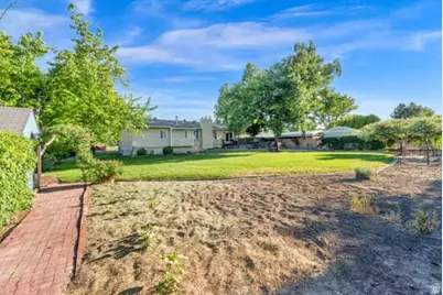 2304 W Bonanza Cir, South Jordan, UT 84095 - Photo 32