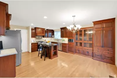 2304 W Bonanza Cir, South Jordan, UT 84095 - Photo 4