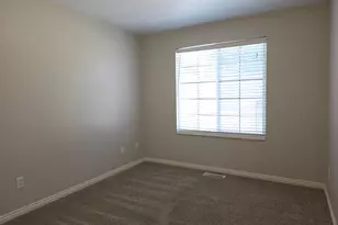 662 E Plum Creek Ln S, Ogden, UT 84404 - Photo 22