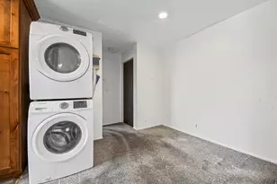 549 E Stringham Ave S, Salt Lake City, UT 84106 - Photo 16