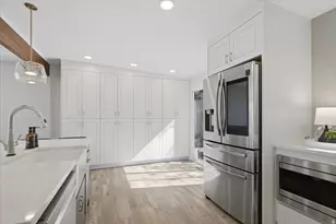6557 S 2600 E, Cottonwood Heights, UT 84121 - Photo 10