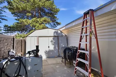 6557 S 2600 E, Cottonwood Heights, UT 84121 - Photo 26
