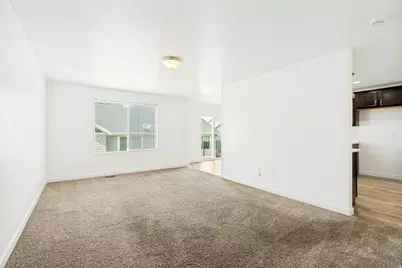 15166 S Gallant Dr W, Bluffdale, UT 84065 - Photo 4
