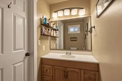 208 S 100 W, Nephi, UT 84648 - Photo 12