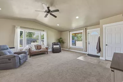 208 S 100 W, Nephi, UT 84648 - Photo 4