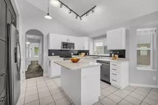281 E Regent Park Ct S, Midvale, UT 84047 - Photo 10