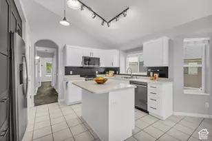 281 E Regent Park Ct S, Midvale, UT 84047 - Photo 10