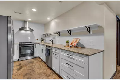 281 E Regent Park Ct S, Midvale, UT 84047 - Photo 22