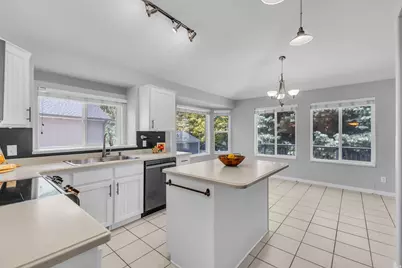 281 E Regent Park Ct S, Midvale, UT 84047 - Photo 12