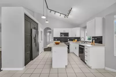 281 E Regent Park Ct S, Midvale, UT 84047 - Photo 8