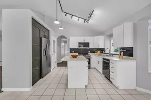281 E Regent Park Ct S, Midvale, UT 84047 - Photo 8
