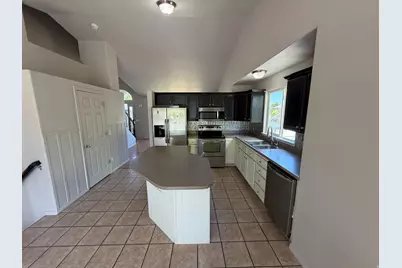 5793 W Dawn Vista Rd S, West Jordan, UT 84081 - Photo 6