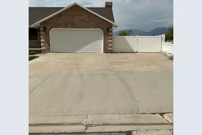 579 E Fremont Way, Elk Ridge, UT 84651 - Photo 2