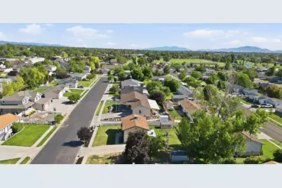 5079 S 2825 W, Roy, UT 84067 - Photo 6