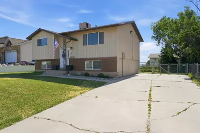 5079 S 2825 W, Roy, UT 84067 - Photo 2