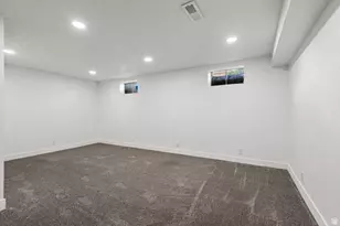 1016 S 400 W, Bountiful, UT 84010 - Photo 32