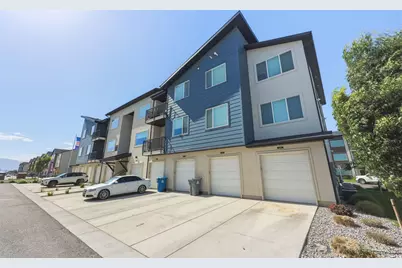 1076 W 490 S #201, American Fork, UT 84003 - Photo 32