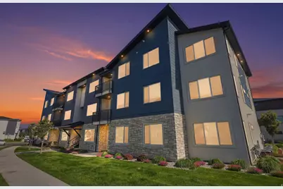 1076 W 490 S #201, American Fork, UT 84003 - Photo 2