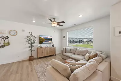 1076 W 490 S #201, American Fork, UT 84003 - Photo 12