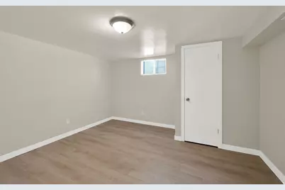 565 E 400 S, Clearfield, UT 84015 - Photo 16