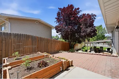 2590 E Country Ave, Cottonwood Heights, UT 84121 - Photo 40
