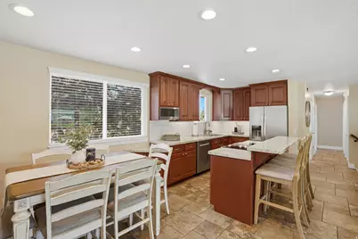 2590 E Country Ave, Cottonwood Heights, UT 84121 - Photo 12