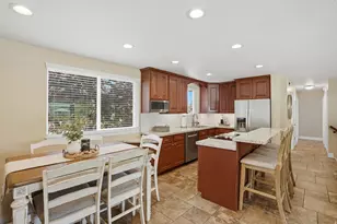 2590 E Country Ave, Cottonwood Heights, UT 84121 - Photo 12