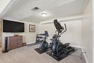 2590 E Country Ave, Cottonwood Heights, UT 84121 - Photo 28