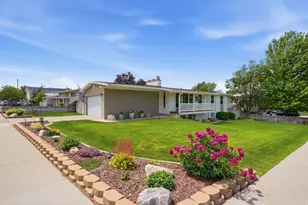 2590 E Country Ave, Cottonwood Heights, UT 84121 - Photo 2