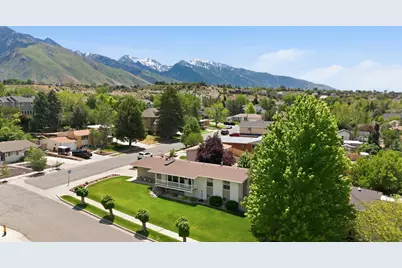 2590 E Country Ave, Cottonwood Heights, UT 84121 - Photo 4
