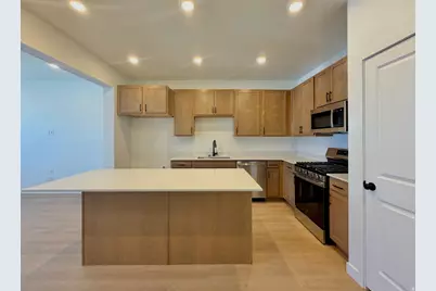2940 N Lone Pine St #663, Eagle Mountain, UT 84005 - Photo 2