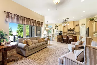 513 N Peacefield Dr, Layton, UT 84040 - Photo 10