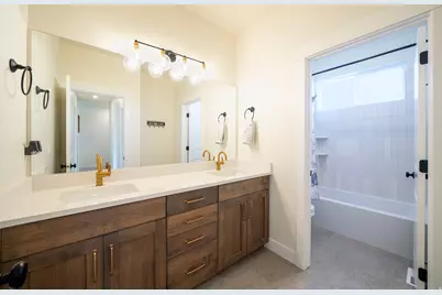 7254 S Sophia Ridge Ct W, West Jordan, UT 84081 - Photo 22
