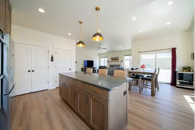 7254 S Sophia Ridge Ct W, West Jordan, UT 84081 - Photo 10