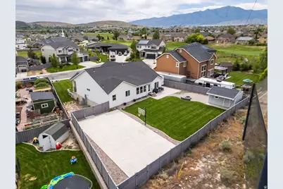 4143 E Berkshire Ln N, Eagle Mountain, UT 84005 - Photo 4