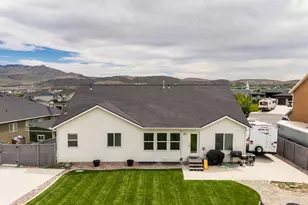 4143 E Berkshire Ln N, Eagle Mountain, UT 84005 - Photo 6