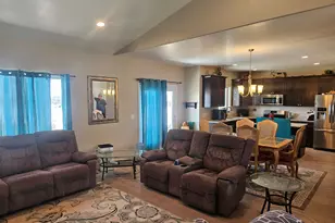 827 E Sunset View Rd, Grantsville, UT 84029 - Photo 2