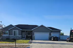 827 E Sunset View Rd, Grantsville, UT 84029 - Photo 2