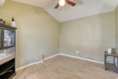 3224 S Hinton Ct, West Valley, UT 84128 - Photo 14