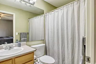 3224 S Hinton Ct, West Valley, UT 84128 - Photo 20