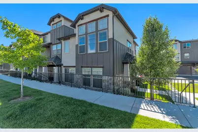 10422 S Beetdigger Blvd, Sandy, UT 84070 - Photo 6