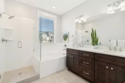10422 S Beetdigger Blvd, Sandy, UT 84070 - Photo 16
