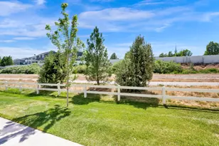 10854 S Harvest Point Dr W, South Jordan, UT 84009 - Photo 32