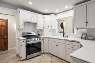 4868 S Wallace Ln, Salt Lake City, UT 84117 - Photo 12