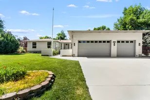 2096 E Linden Cir S, Holladay, UT 84121 - Photo 2