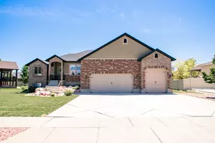 2611 W 2450 N, Farr West, UT 84404 - Photo 2