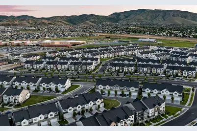 4448 W Defender Dr S, Herriman, UT 84096 - Photo 38