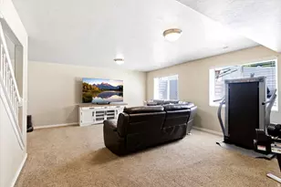 1253 W Carston Ct, Farmington, UT 84025 - Photo 24
