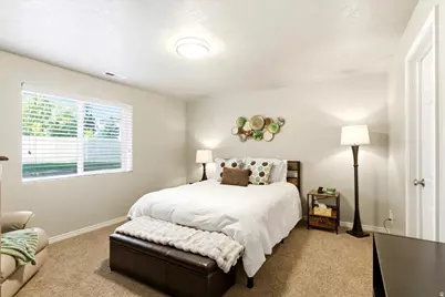 1253 W Carston Ct, Farmington, UT 84025 - Photo 18
