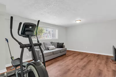 1124 E Webster Dr, Sandy, UT 84094 - Photo 16
